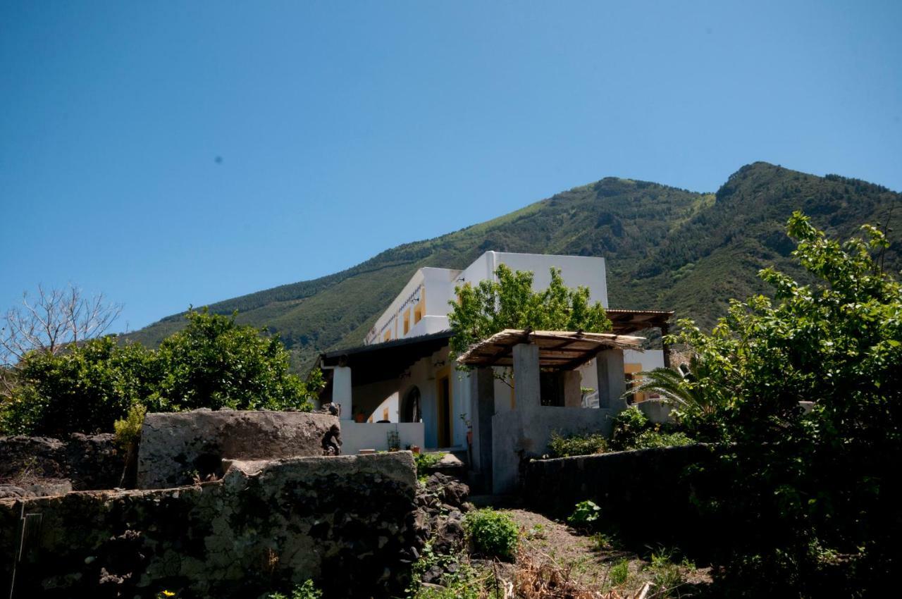 Casa Vacanze Dell'Avvocato Malfa (Salina) Exterior foto